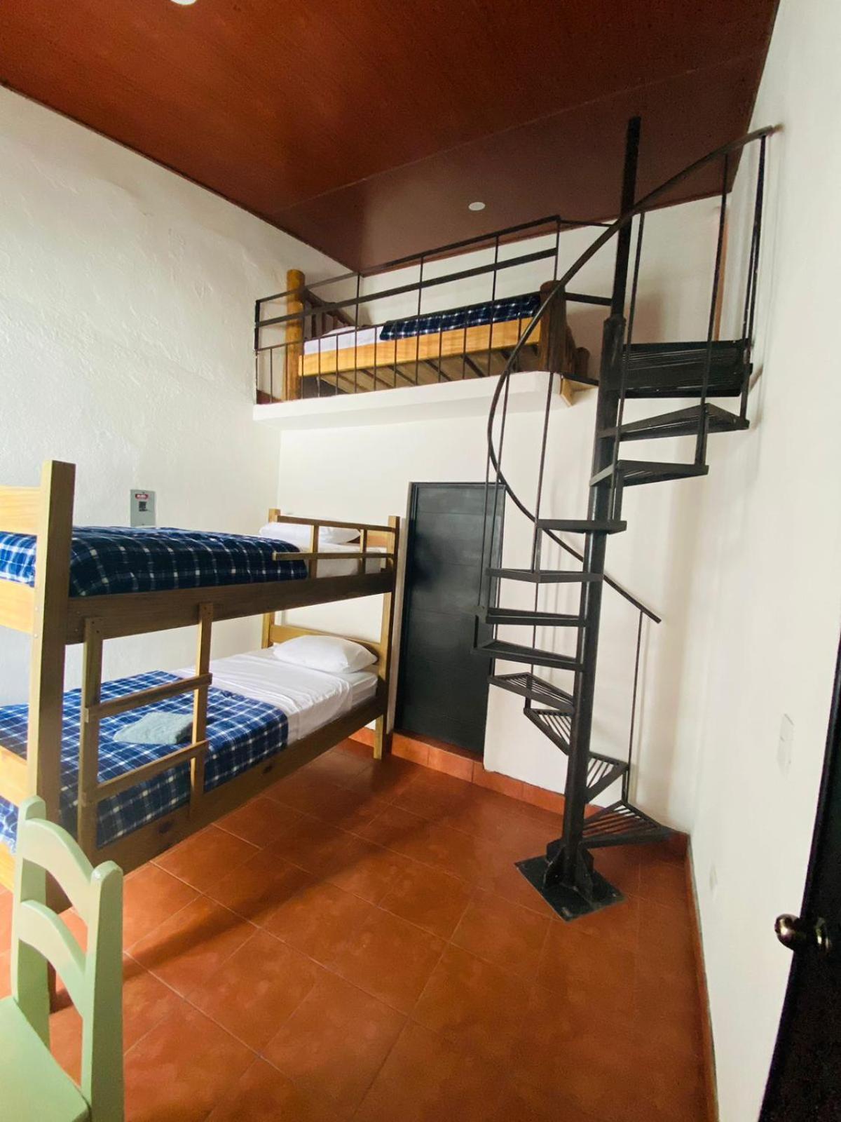 Hostal 17-52 Guatemala City Exterior photo
