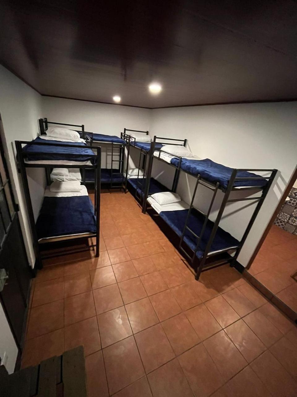Hostal 17-52 Guatemala City Exterior photo